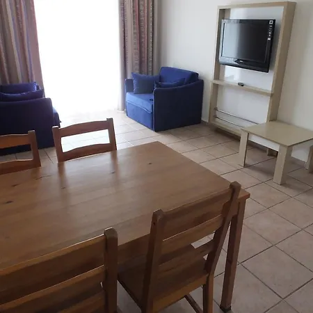 Riviera Ξενοδοχείο με διαμερίσματα 4*